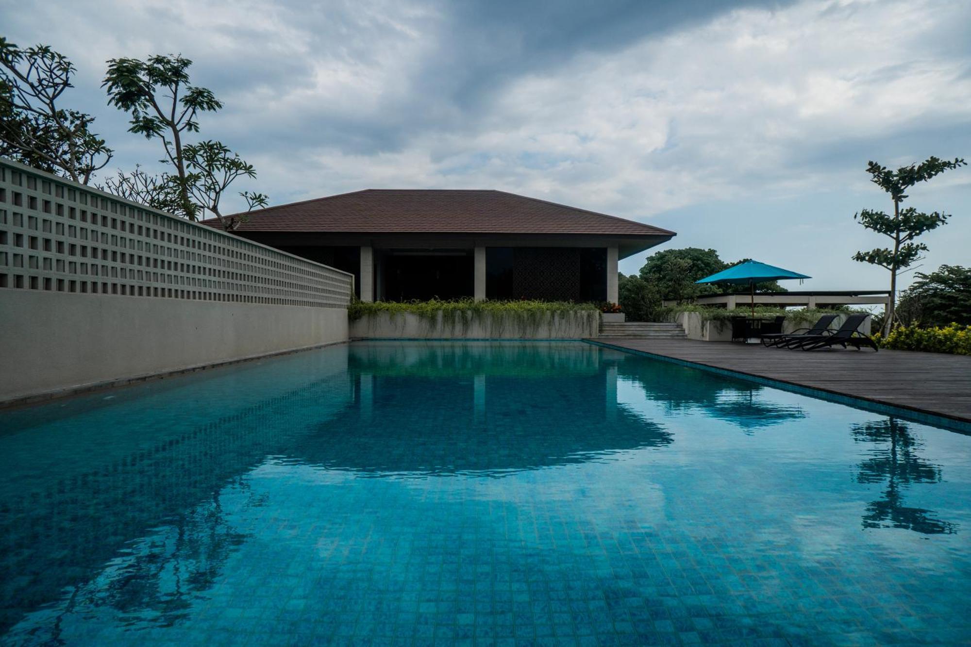 Selemadeg Nivata B2 Ciputra Beach Resort Near Tanah Lot מראה חיצוני תמונה